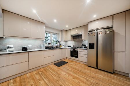 1419498-9-69a1dd7...