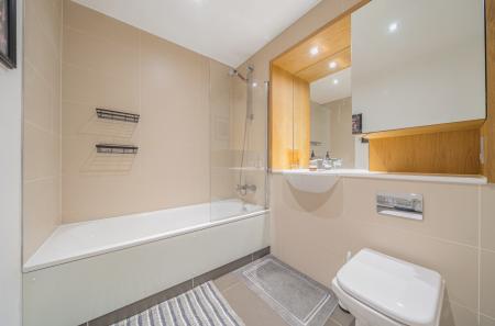 1294729-29-682749...