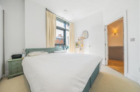 1294729-24-682749...