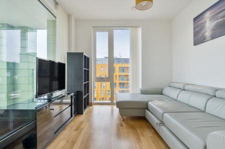 1361700-8-68de9d9...