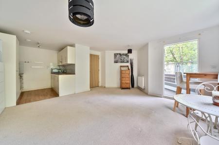 1307136-6-6846f95...