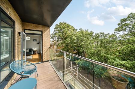 1344315-2-68b1b01...