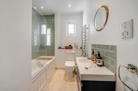 1358926-6-68d5060...