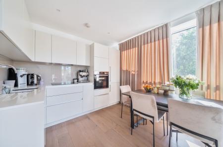 1362723-3-68e3daa...