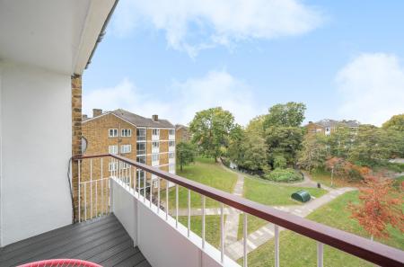 1365295-2-68eccfc...