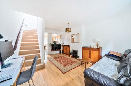 1343096-5-68a342b...