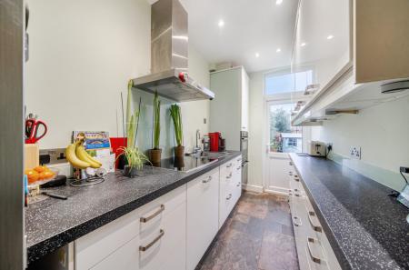 1402979-6-6978a6a...