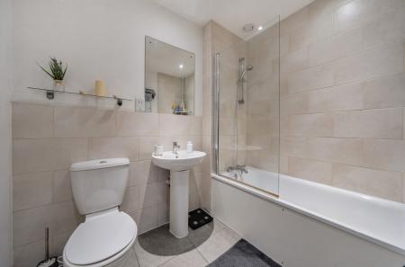 1417197-1-6997404...