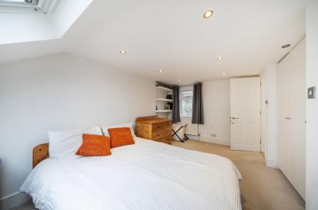 1405896-7-6995e72...