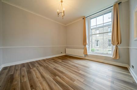 1411206-8-698e0a4...