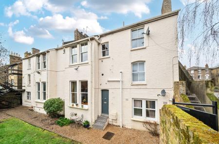 1417683-3-699d776...