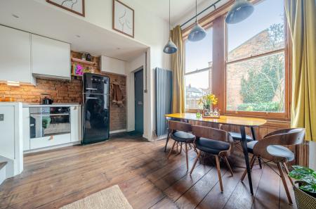 1417683-5-699d778...