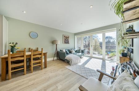 1431350-7-69bbdc7...