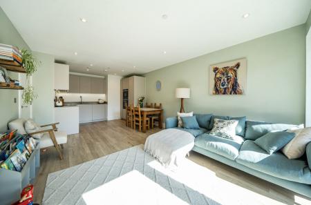 1431350-13-69bbdc...