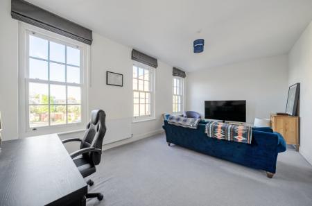 1441057-8-69de095...