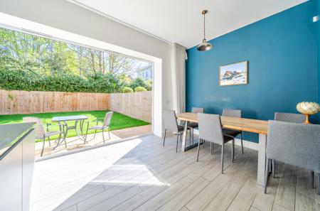 1441057-16-69de0a...