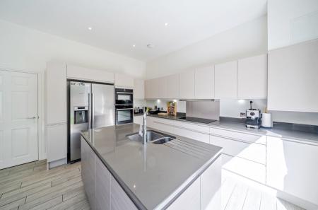 1441057-19-69de0b...