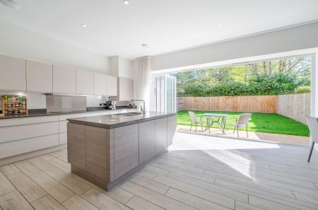 1441057-17-69de0a...