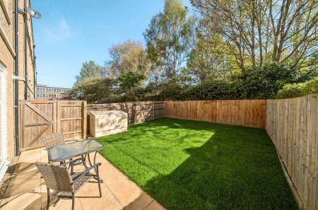 1441057-14-69de09...