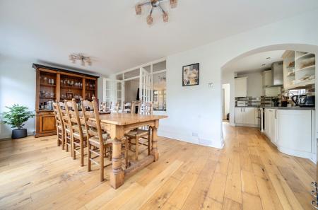 1417746-19-69b432...