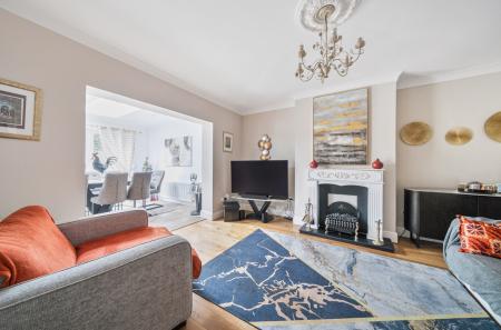 1395353-9-695ff1b...