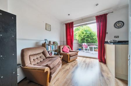 1293764-6825d4af7...