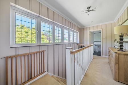 1286061-85-682c52...