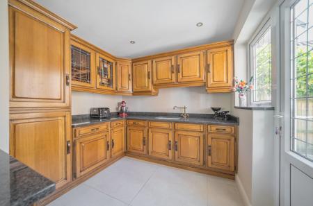 44-681e210227e6b-...