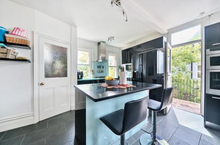 1315035-13-685b91...