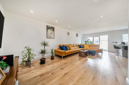 1334243-12-689352...