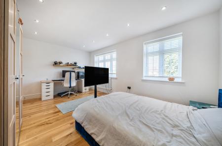 1334243-7-689351d...