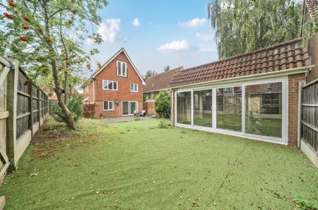 1331065-28-689f17...