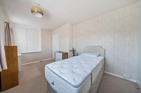 1354850-5-68c860a...