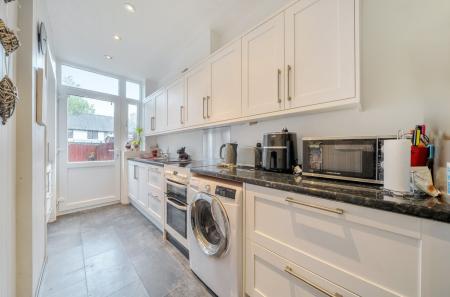 1369738-13-68f645...