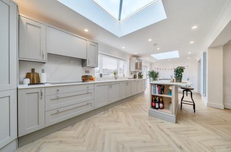 1371282-13-68ff5f...