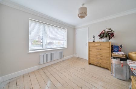 1371282-18-68ff5f...