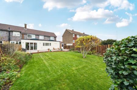 1371282-5-68ff5f0...