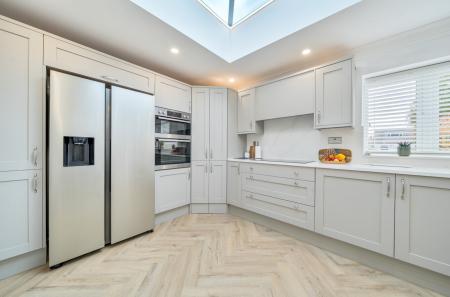 1371282-12-68ff5f...