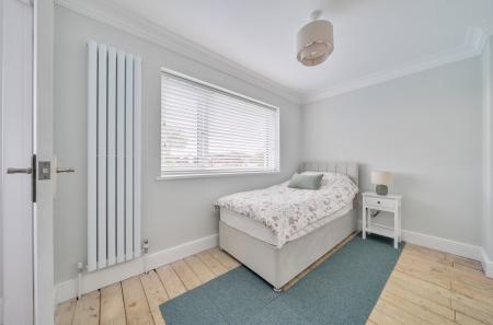 1371282-17-68ff5f...