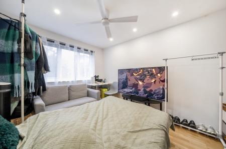 1366081-11-68fa09...