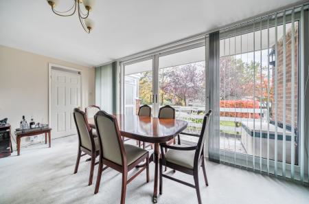 1374783-12-690897...