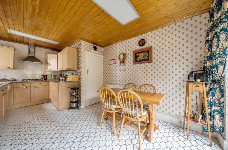 1375976-9-6911d09...