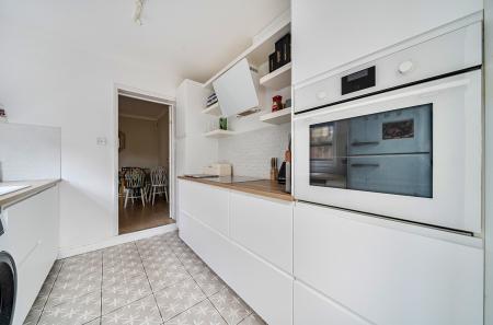 1397775-11-696565...