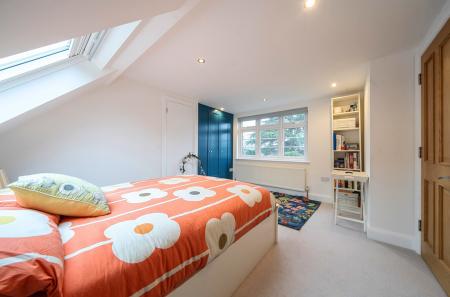 1406830-15-6984d0...