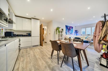 1429037-9-69c2c26...