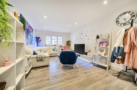 1429037-6-69c2c19...