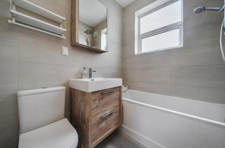 1415755-15-699323...