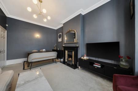 1415755-18-699323...