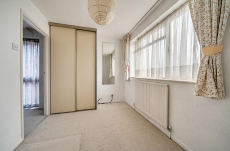 1419623-4-699c475...