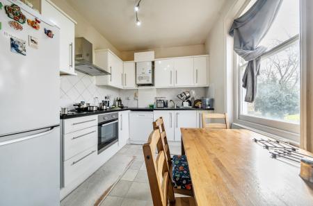 1418852-8-699c6b4...